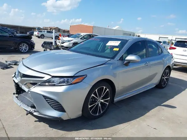4T1J11AK7LU399635 2020 TOYOTA CAMRY - Image 2