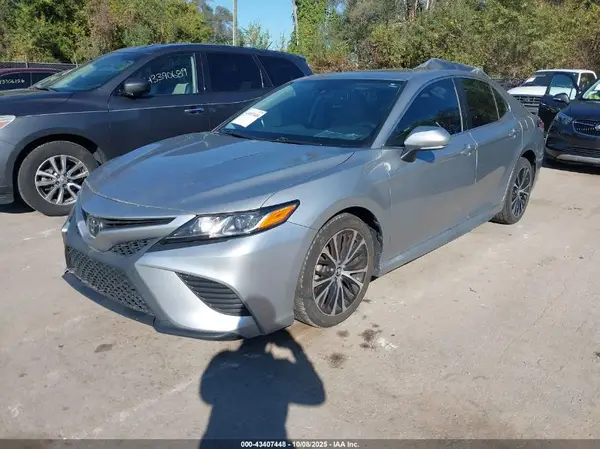 4T1J11AK7LU881604 2020 TOYOTA CAMRY - Image 2