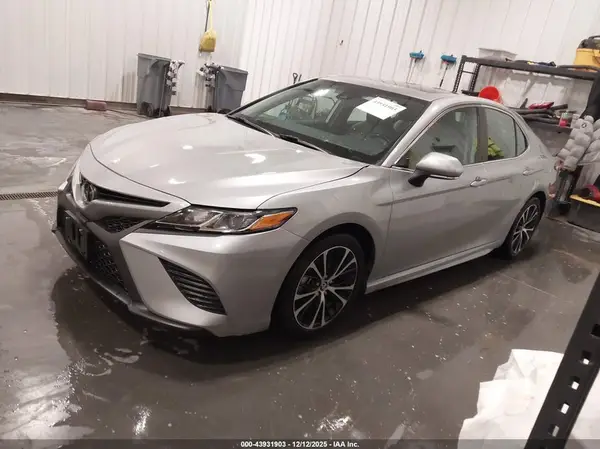 4T1J11AK8LU302555 2020 TOYOTA CAMRY - Image 2