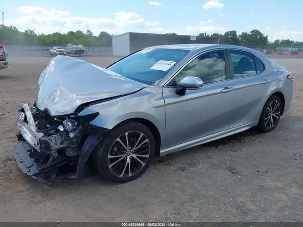 4T1J11AK9LU858325 2020 TOYOTA CAMRY - Image 2