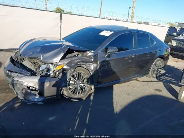 4T1J11BK3LU003862 2020 TOYOTA CAMRY - Image 2