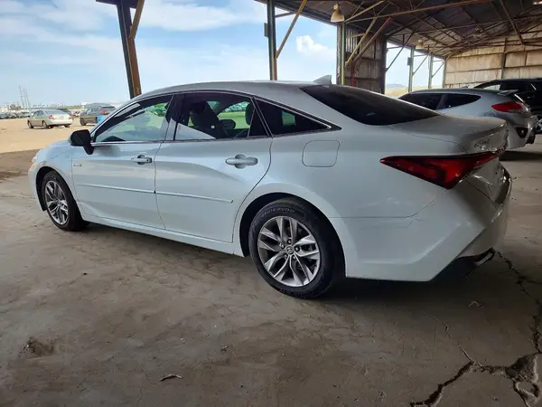 4T1J21FB8LU018106 2020 TOYOTA AVALON - Image 2