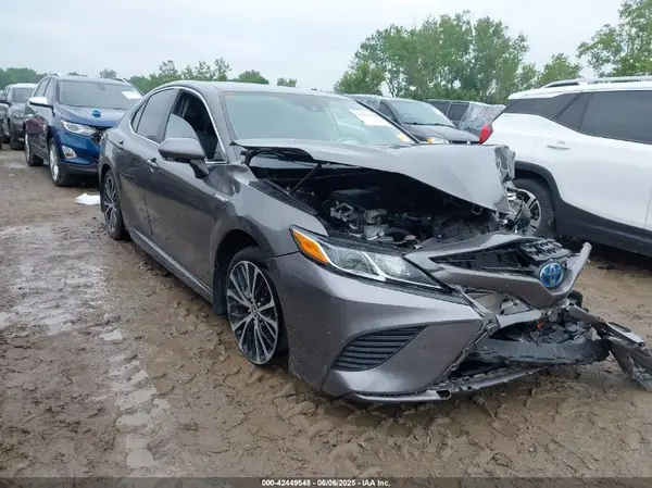 4T1J31AK2LU542677 2020 TOYOTA CAMRY - Image 1