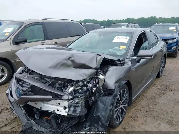 4T1J31AK2LU542677 2020 TOYOTA CAMRY - Image 2
