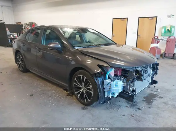 4T1J31AK3LU521272 2020 TOYOTA CAMRY - Image 1