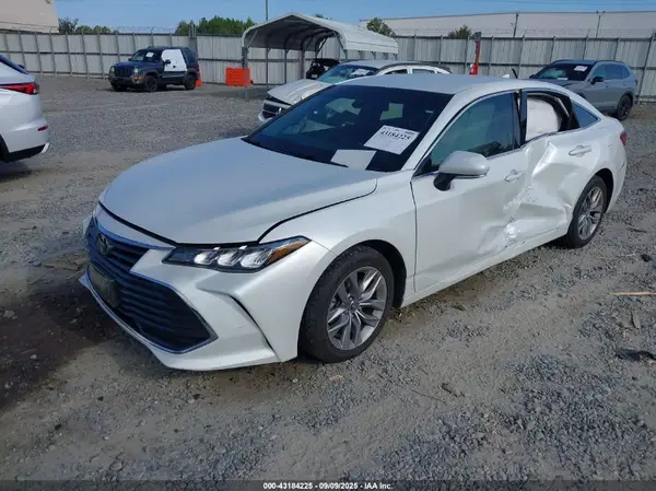 4T1JZ1FB7NU076822 2022 TOYOTA AVALON - Image 2