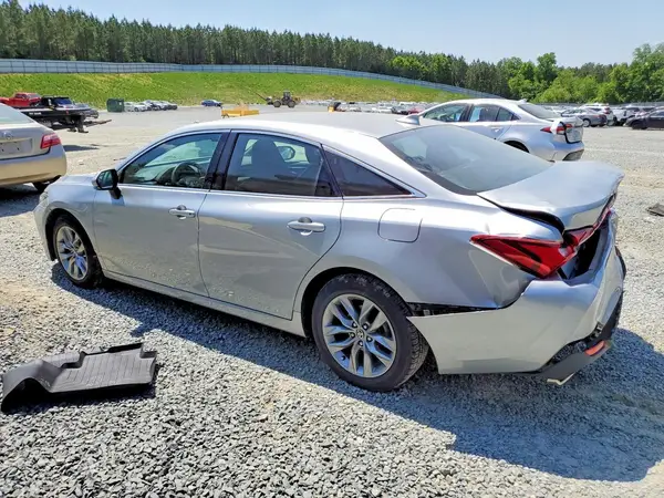 4T1JZ1FB8NU081687 2022 TOYOTA AVALON - Image 2