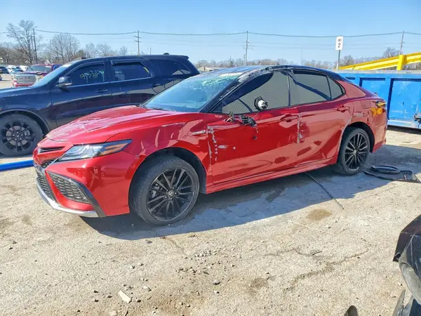 4T1K31AK0MU020099 2021 TOYOTA CAMRY - Image 1
