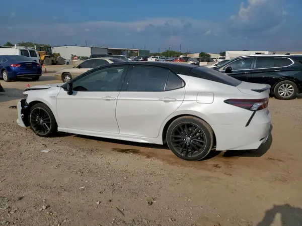 4T1K31AK0MU026419 2021 TOYOTA CAMRY - Image 2