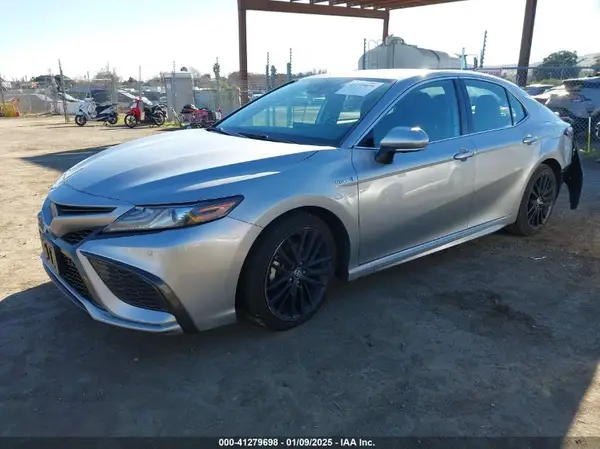4T1K31AK0MU549794 2021 TOYOTA CAMRY - Image 2