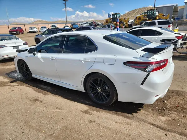 4T1K31AK0MU565087 2021 TOYOTA CAMRY - Image 2