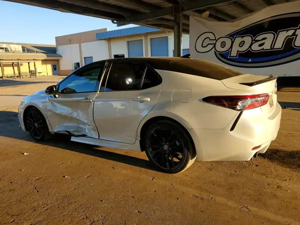 4T1K31AK0NU041732 2022 TOYOTA CAMRY - Image 2
