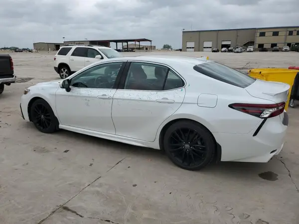 4T1K31AK0NU595739 2022 TOYOTA CAMRY - Image 2