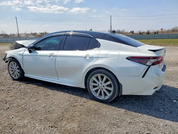 4T1K31AK1MU025733 2021 TOYOTA CAMRY - Image 2