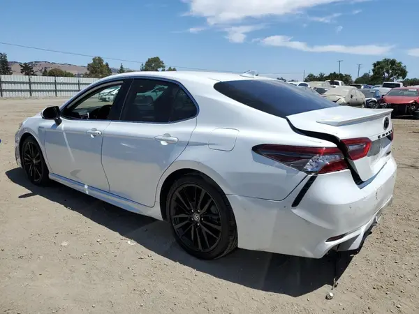 4T1K31AK1MU552204 2021 TOYOTA CAMRY - Image 2