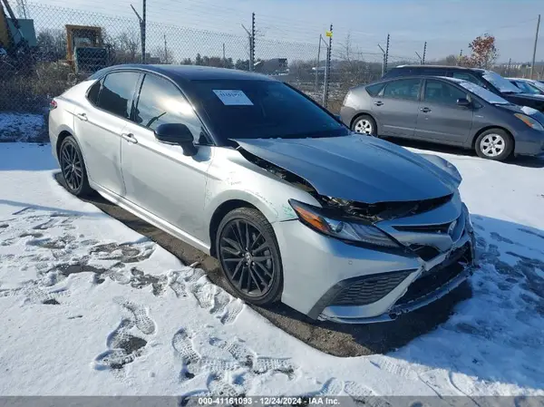 4T1K31AK1NU036880 2022 TOYOTA CAMRY - Image 1