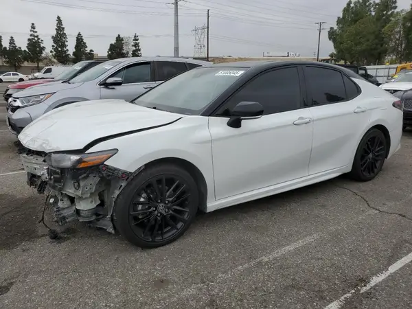 4T1K31AK1NU039438 2022 TOYOTA CAMRY - Image 1