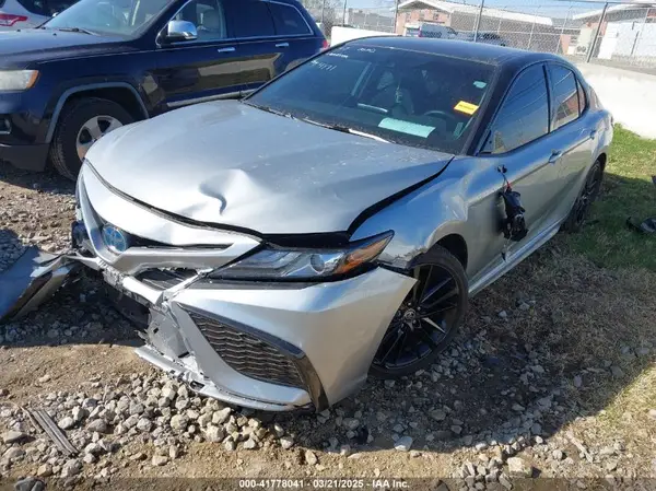 4T1K31AK1NU044171 2022 TOYOTA CAMRY - Image 2