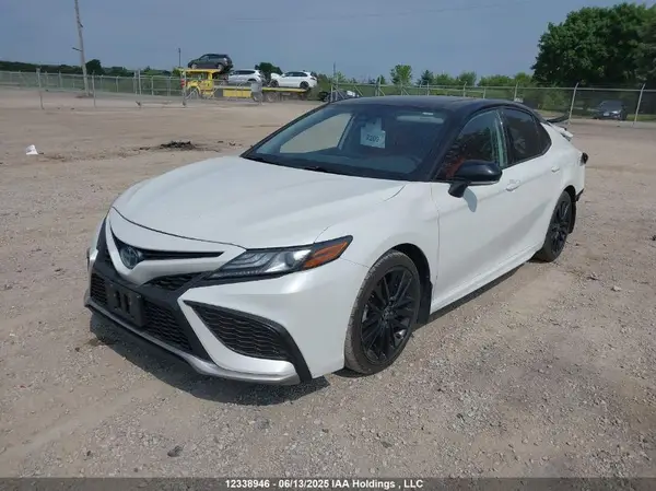 4T1K31AK1NU045708 2022 TOYOTA CAMRY - Image 2
