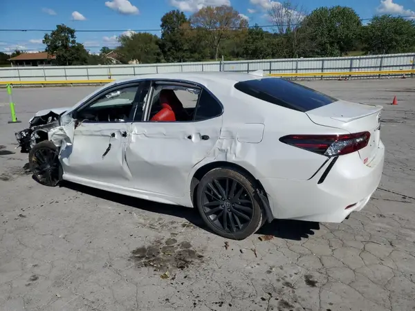 4T1K31AK1NU579579 2022 TOYOTA CAMRY - Image 2