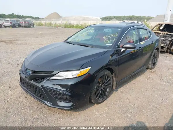 4T1K31AK1NU594096 2022 TOYOTA CAMRY - Image 2