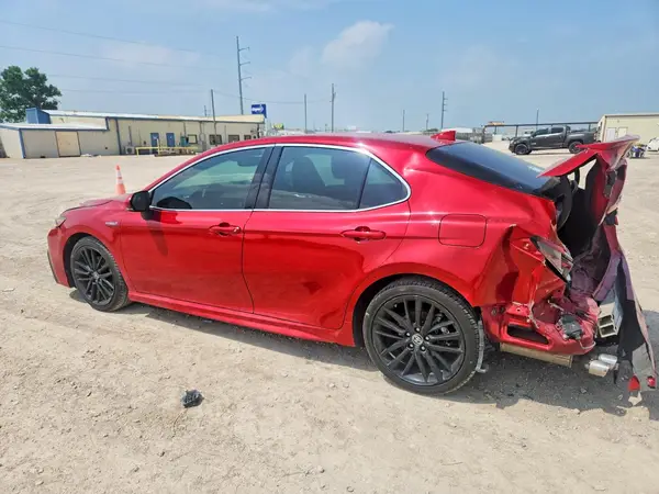 4T1K31AK2MU024588 2021 TOYOTA CAMRY - Image 2