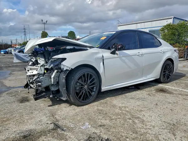 4T1K31AK2MU026812 2021 TOYOTA CAMRY - Image 1