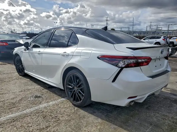 4T1K31AK2MU026812 2021 TOYOTA CAMRY - Image 2