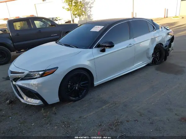 4T1K31AK2MU031024 2021 TOYOTA CAMRY - Image 2