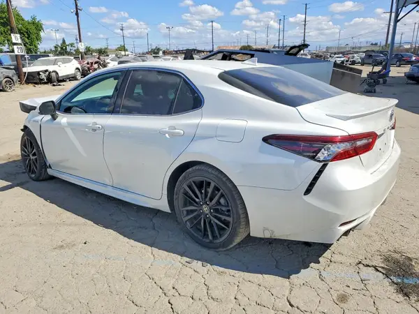 4T1K31AK2MU551899 2021 TOYOTA CAMRY - Image 2