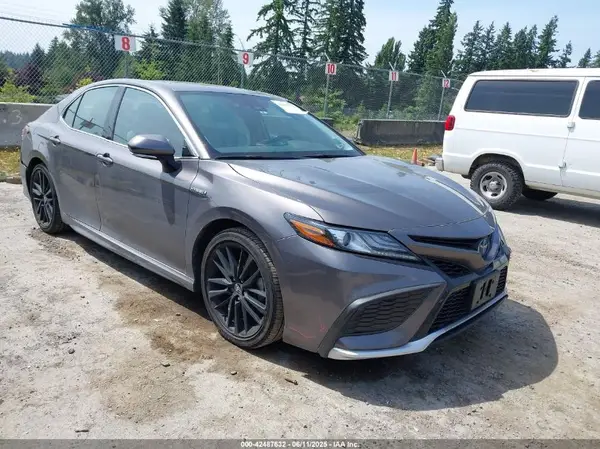 4T1K31AK2MU559887 2021 TOYOTA CAMRY - Image 1