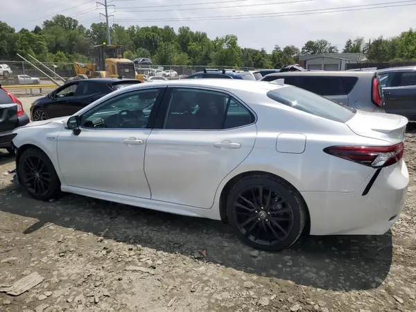 4T1K31AK2MU568282 2021 TOYOTA CAMRY - Image 2