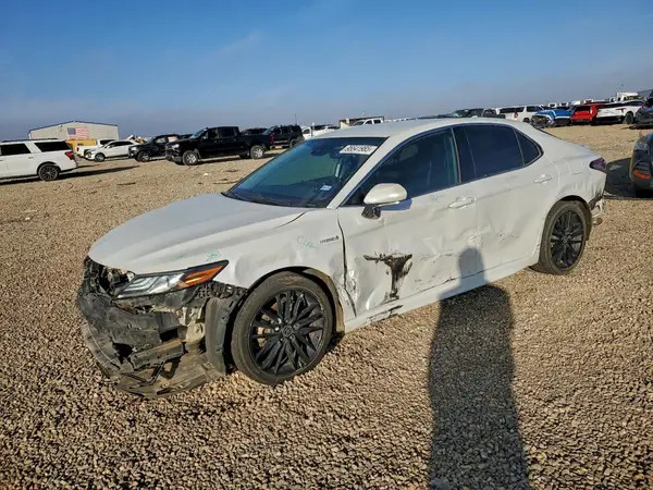 4T1K31AK2MU569481 2021 TOYOTA CAMRY - Image 1