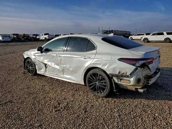 4T1K31AK2MU569481 2021 TOYOTA CAMRY - Image 2