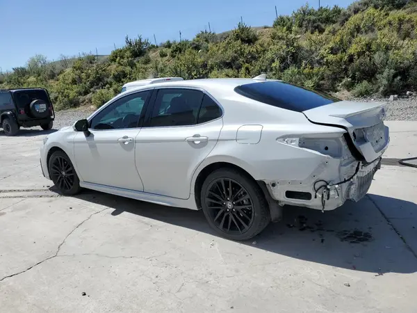 4T1K31AK2NU036029 2022 TOYOTA CAMRY - Image 2