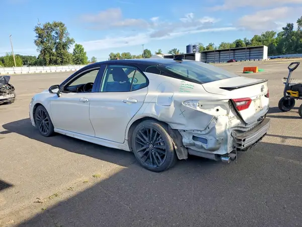 4T1K31AK2NU037679 2022 TOYOTA CAMRY - Image 2