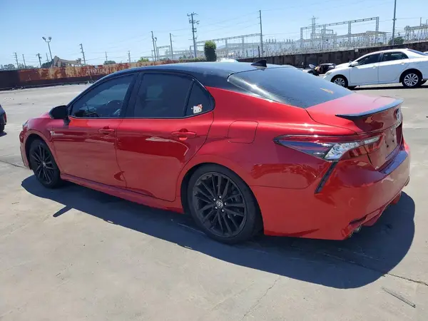 4T1K31AK2NU037956 2022 TOYOTA CAMRY - Image 2