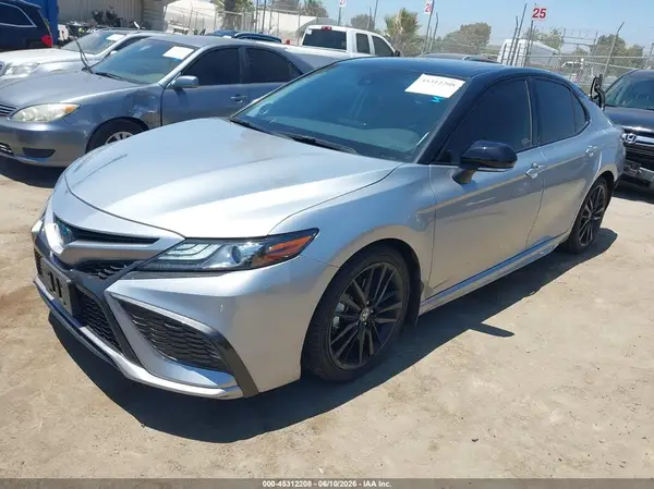 4T1K31AK2NU042588 2022 TOYOTA CAMRY - Image 2