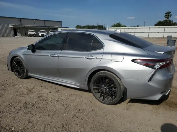 4T1K31AK2NU571829 2022 TOYOTA CAMRY - Image 2