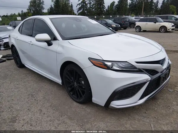 4T1K31AK2NU572284 2022 TOYOTA CAMRY - Image 1