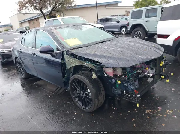 4T1K31AK2NU574732 2022 TOYOTA CAMRY - Image 1