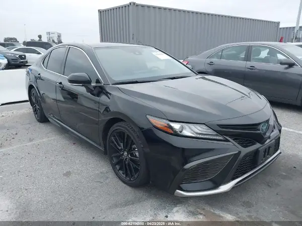 4T1K31AK2NU575427 2022 TOYOTA CAMRY - Image 1