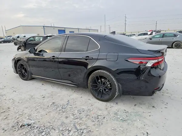 4T1K31AK2NU580952 2022 TOYOTA CAMRY - Image 2
