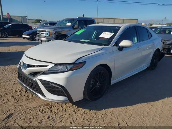 4T1K31AK2NU590901 2022 TOYOTA CAMRY - Image 2