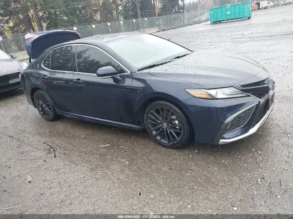 4T1K31AK2NU593667 2022 TOYOTA CAMRY - Image 1