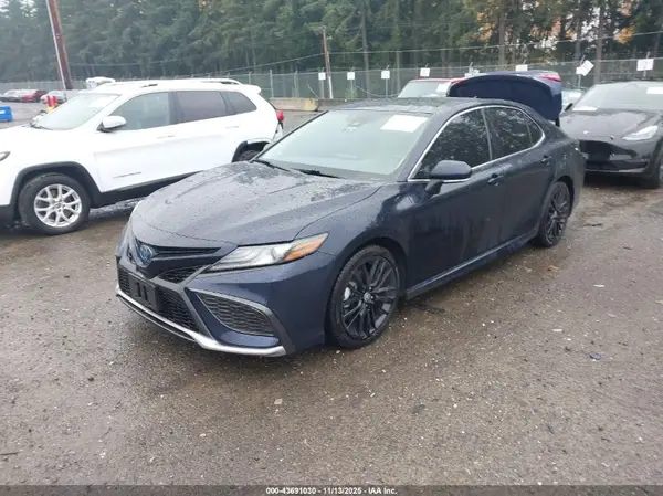 4T1K31AK2NU593667 2022 TOYOTA CAMRY - Image 2