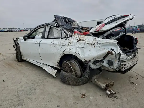 4T1K31AK2RU073605 2024 TOYOTA CAMRY - Image 2