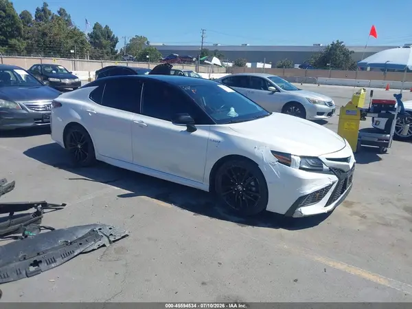 4T1K31AK3MU028262 2021 TOYOTA CAMRY - Image 1