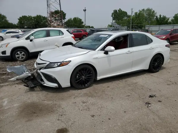 4T1K31AK3MU563625 2021 TOYOTA CAMRY - Image 1