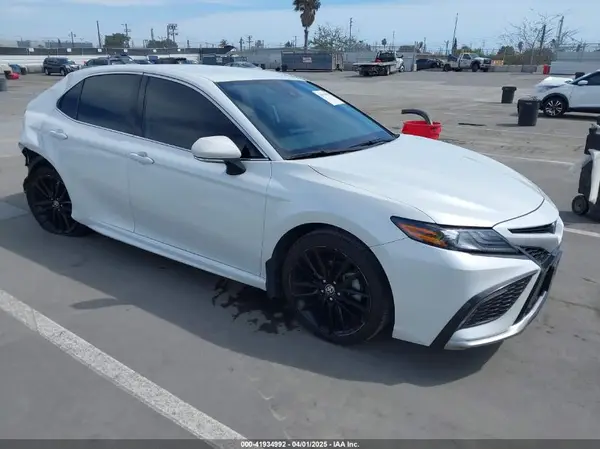 4T1K31AK3NU036055 2022 TOYOTA CAMRY - Image 1